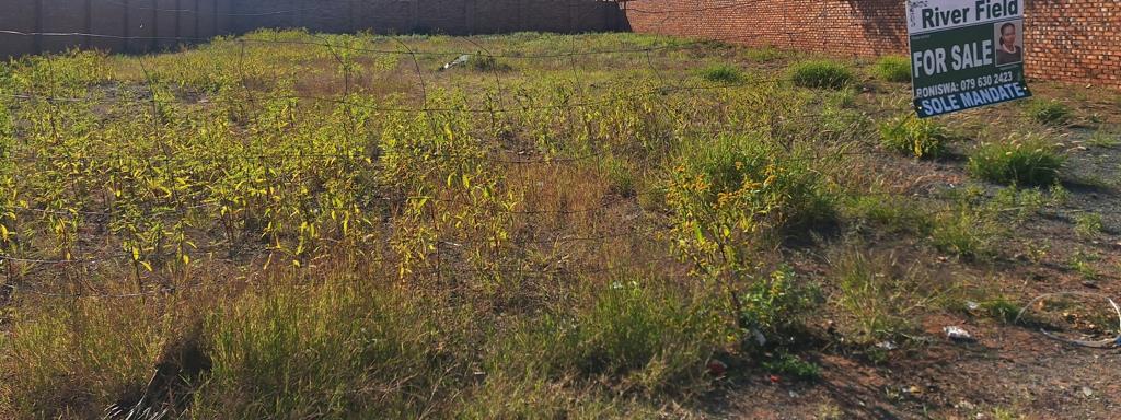 834 m² Land