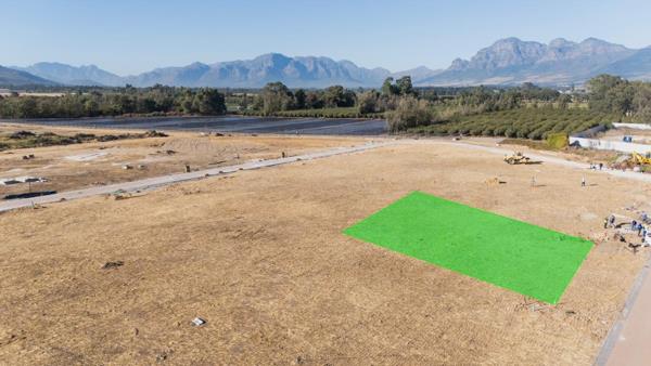 770 m² Land