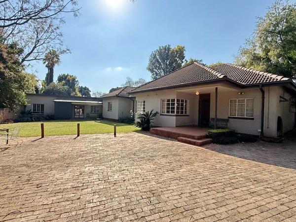 9 Bedroom House
