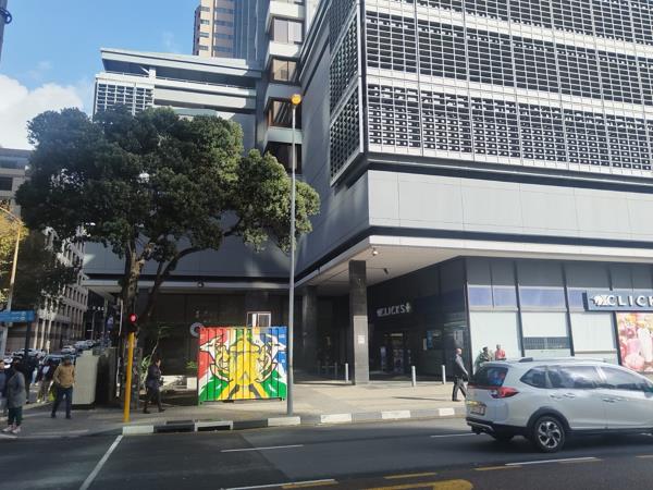 985 m² Office Space
