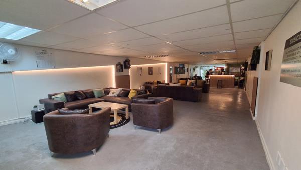 103 m² Retail Space