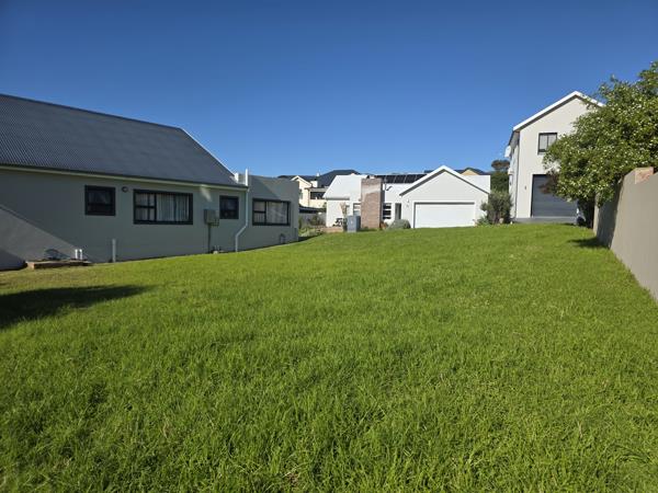 304 m² Land