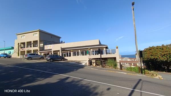 1 017 m² Commercial space
