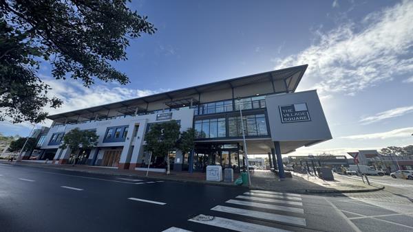 114.9 m² Commercial space
