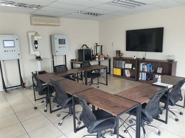 1 200 m² Commercial space