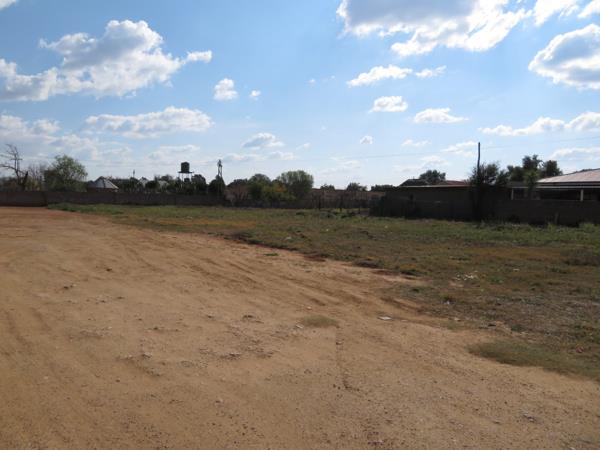 1 941 m² Land