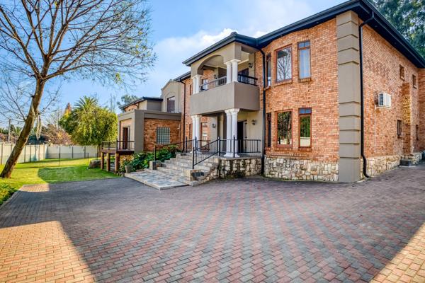 6 Bedroom House