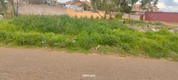 800 m² Land