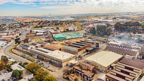12 000 m² Industrial space