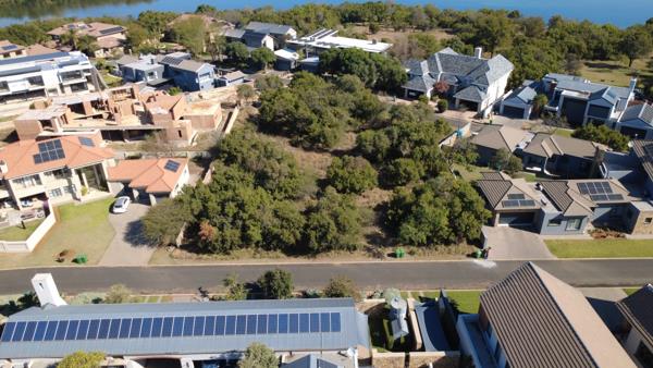 1 258 m² Land