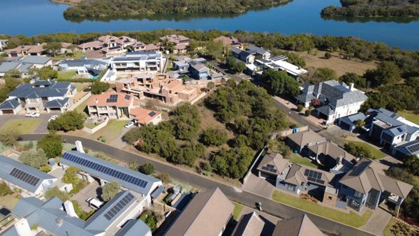 1 258 m² Land