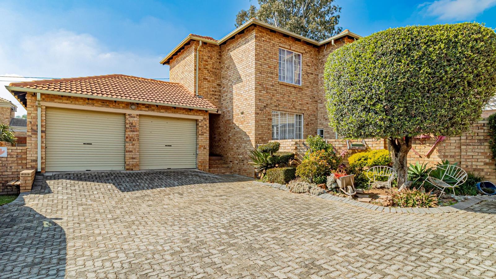 3 Bedroom Townhouse in Wilgeheuwel