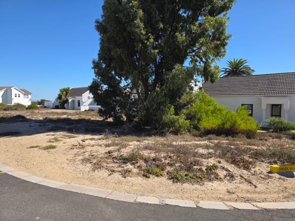 302 m² Land