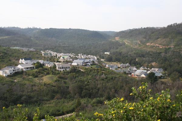 1 013 m² Land