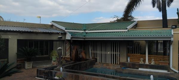 6 Bedroom House