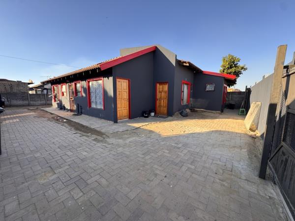 8 Bedroom House
