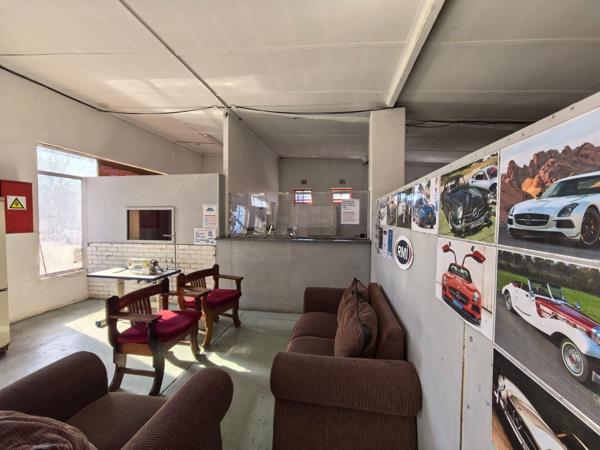 586 m² Commercial space
