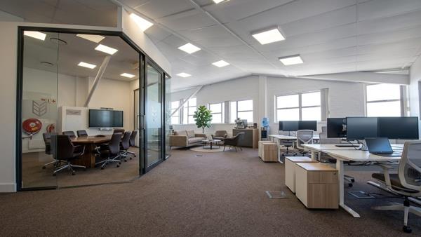 974 m² Office Space