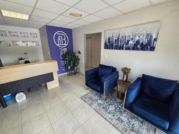 250 m² Commercial space