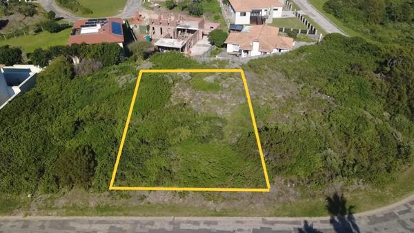 608 m² Land