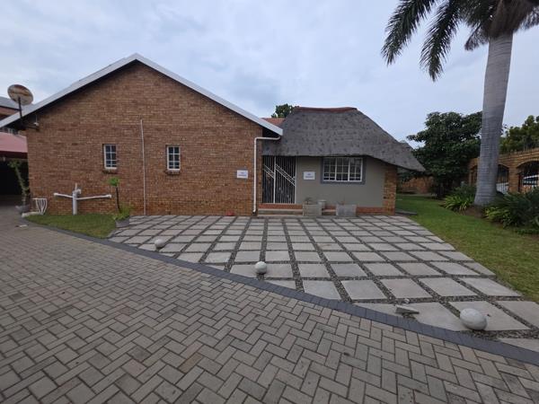 6 Bedroom House
