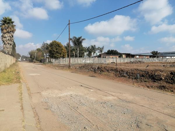 2 000 m² Land
