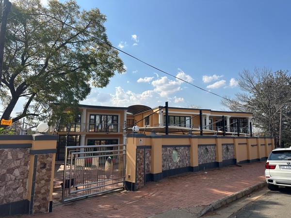 10 Bedroom House