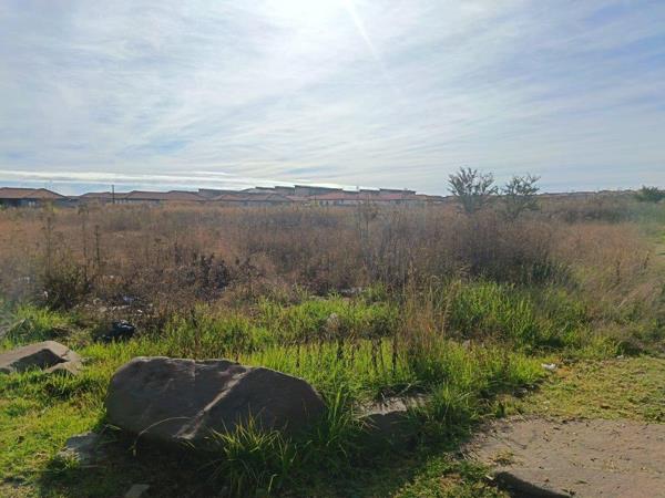1 010 m² Land
