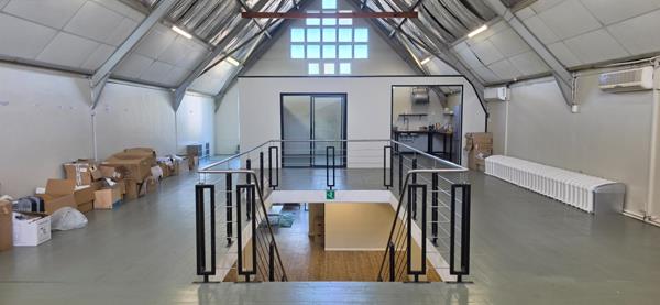 325 m² Office Space