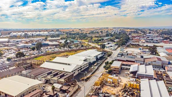 5 700 m² Industrial space