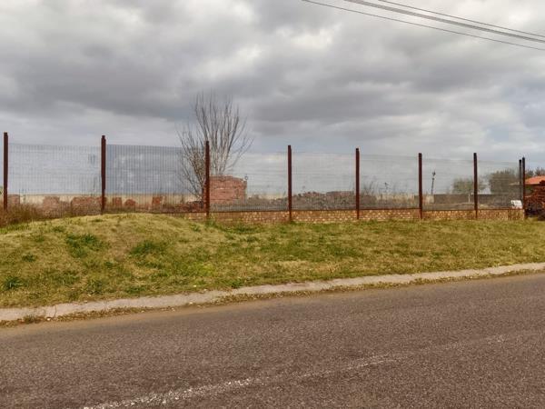 1 200 m² Land