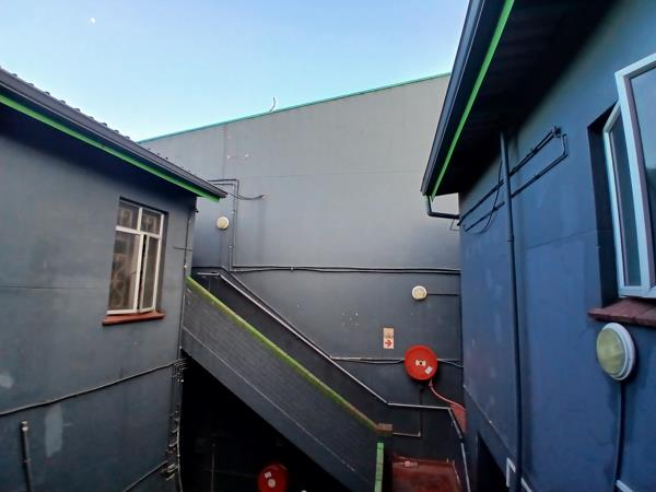 21 Bedroom House