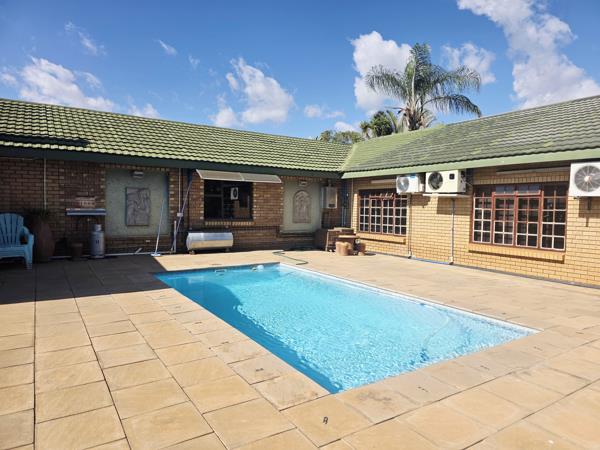3.4 ha Smallholding