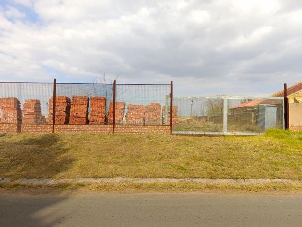 1 200 m² Land