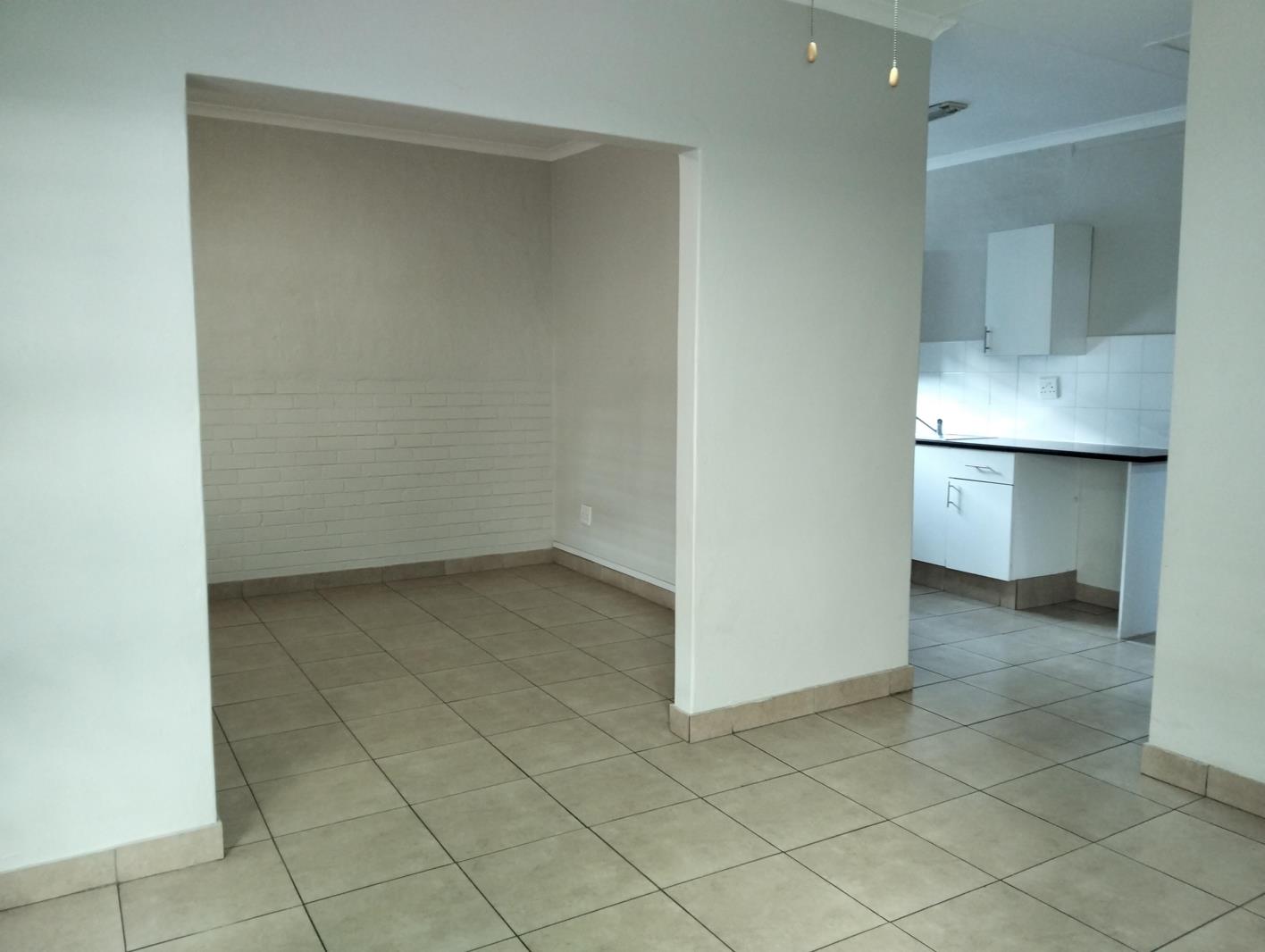 1 Bedroom Garden Cottage in Emmarentia