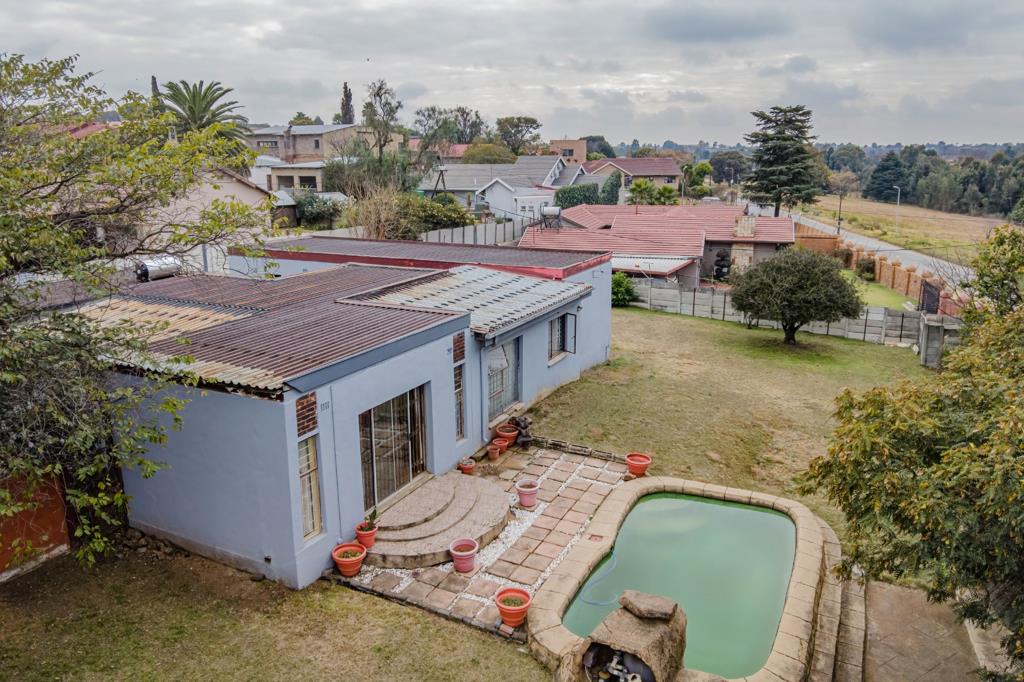 5 Bedroom House