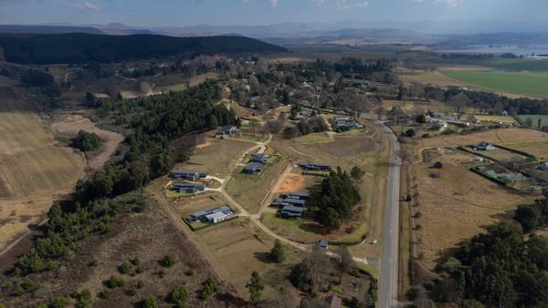 650 m² Land