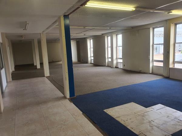 1 000 m² Office Space