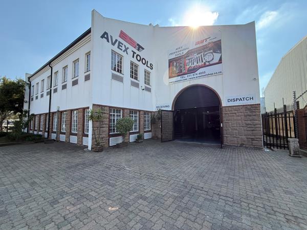 590 m² Industrial space