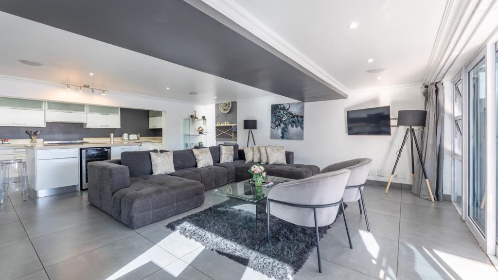 4 Bedroom Apartment
