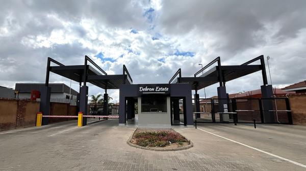 835 m² Land