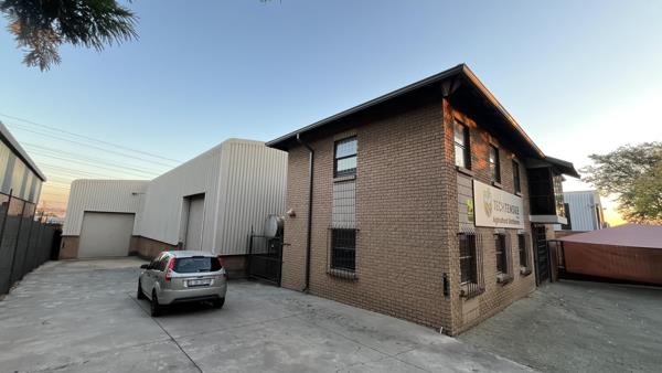873 m² Industrial space