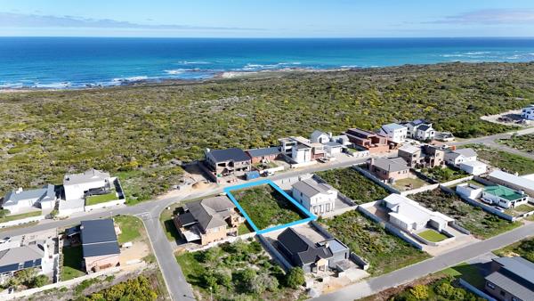 600 m² Land