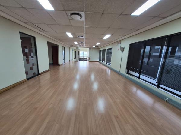 1 064 m² Commercial space