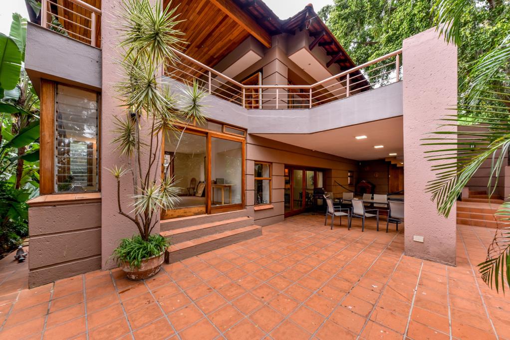 6 Bedroom House