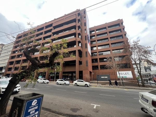 853 m² Commercial space