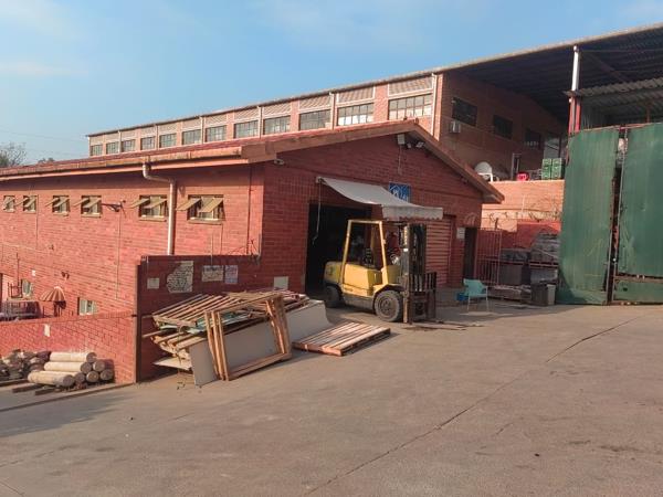 300 m² Commercial space