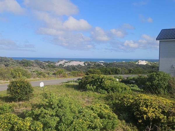 738 m² Land