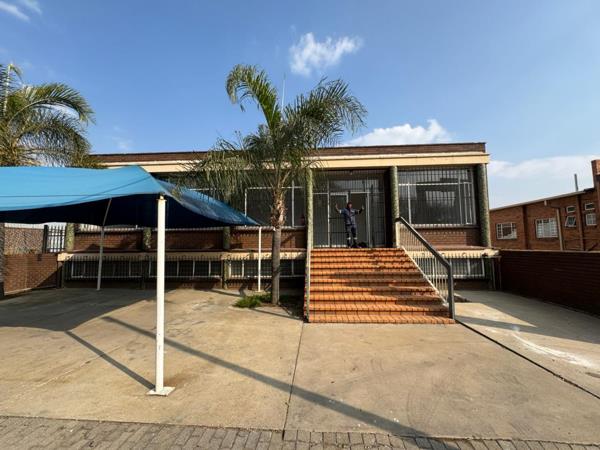 619 m² Industrial space
