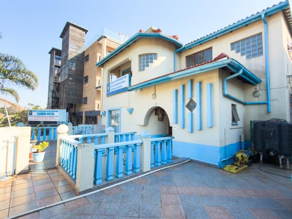 1 015 m² Commercial space